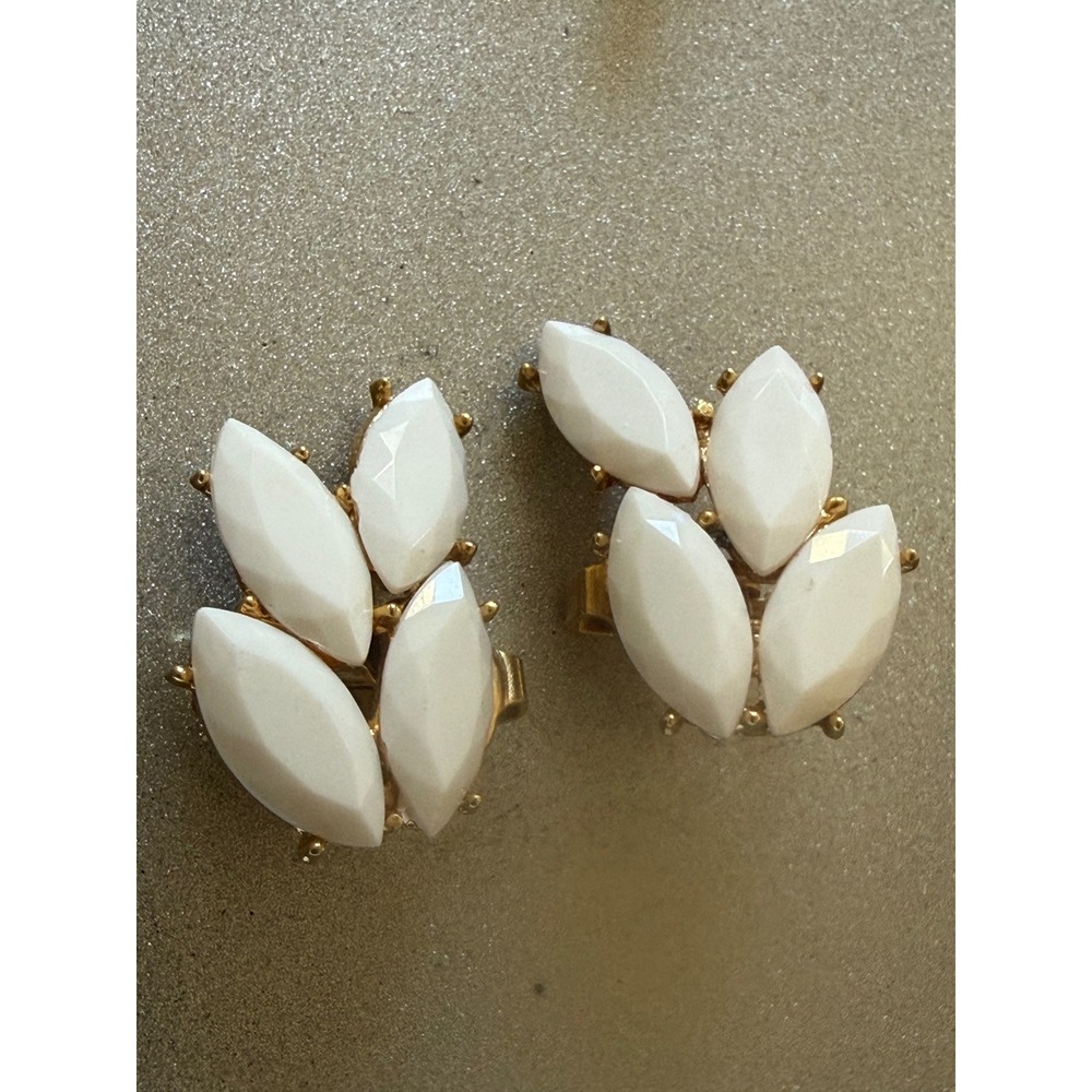 Vintage Trifari White Milk Glass Marquise Gold Tone Cluster Clip On Earrings